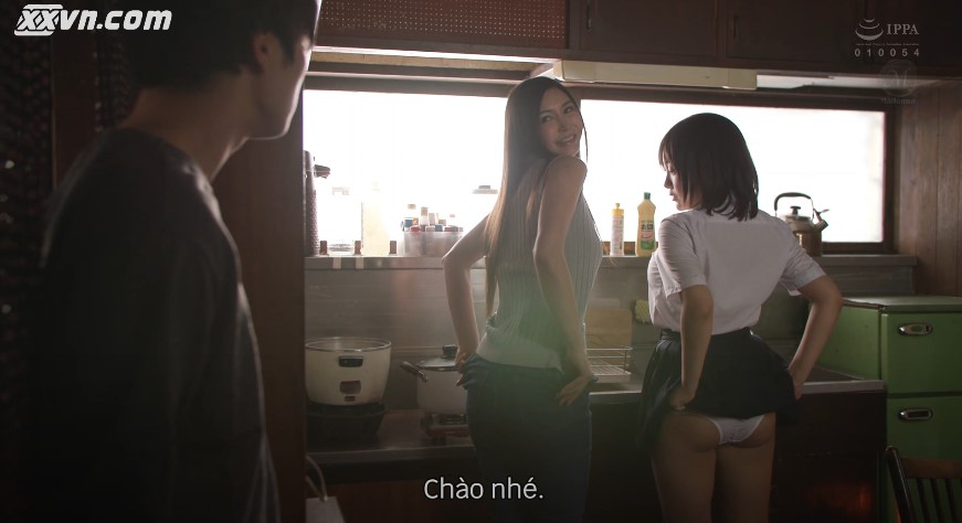 Anh chàng may mắn địt cả hai mẹ con đơn thân ngực khủng